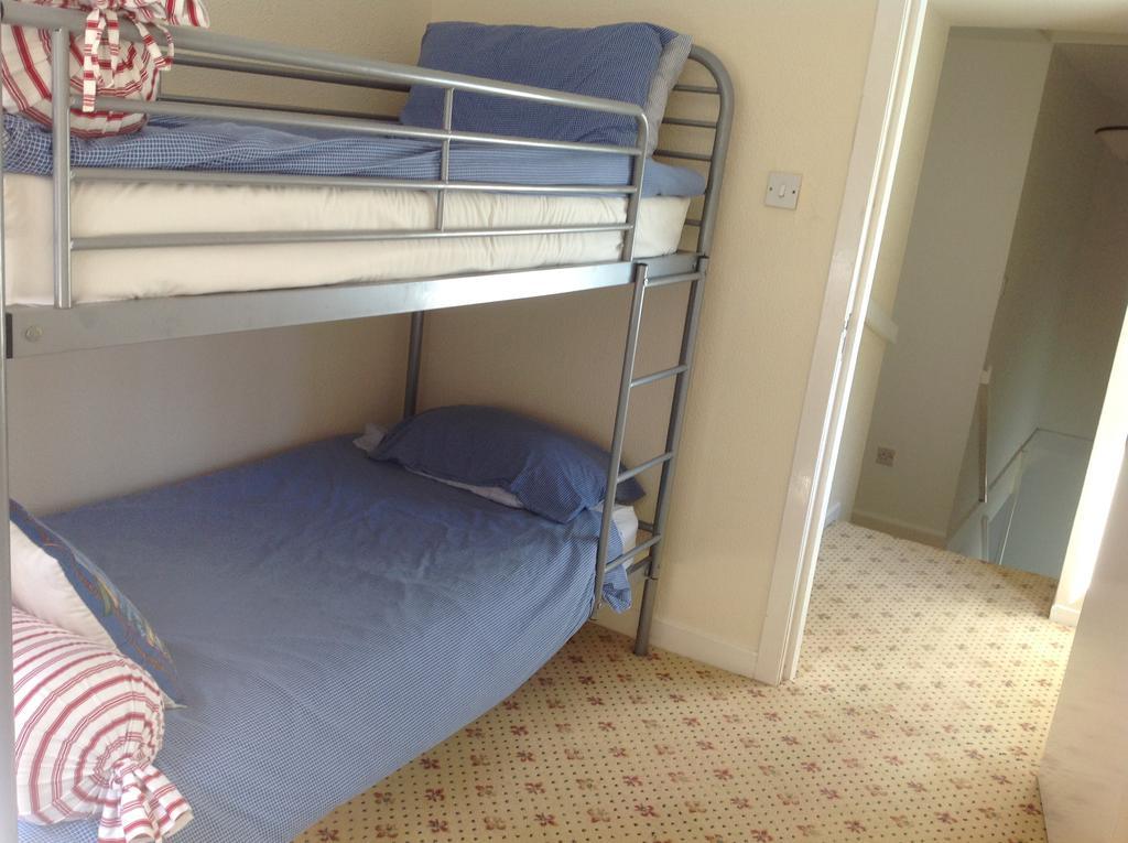 The Guest Wing Guest House รอธเซย์ ภายนอก รูปภาพ