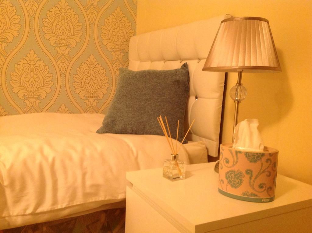 The Guest Wing Guest House รอธเซย์ ภายนอก รูปภาพ